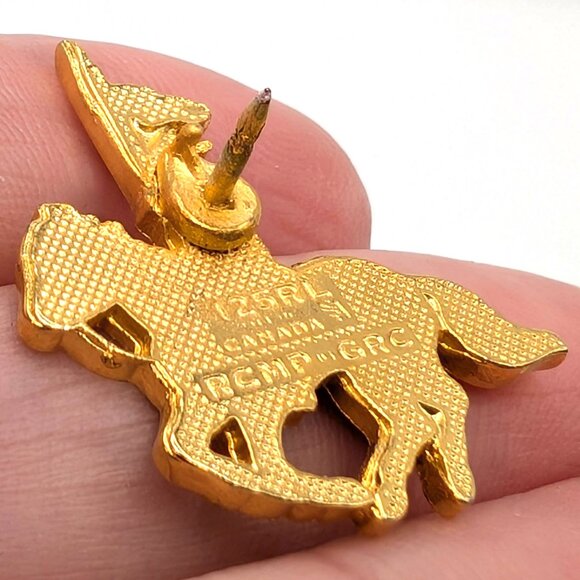Vintage Enamel RCMP GRC Royal Canadian Mounted Police Brooch Pin Souvenir - Picture 9 of 11